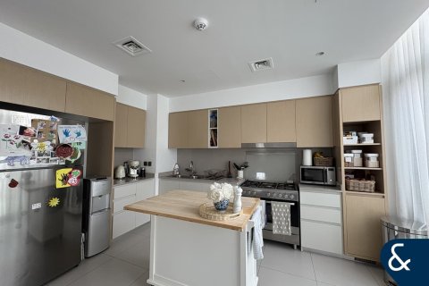 Villa in Sun, Arabian Ranches 3, Dubai 4 bedrooms, 226 sq.m. № 79025 - photo 4