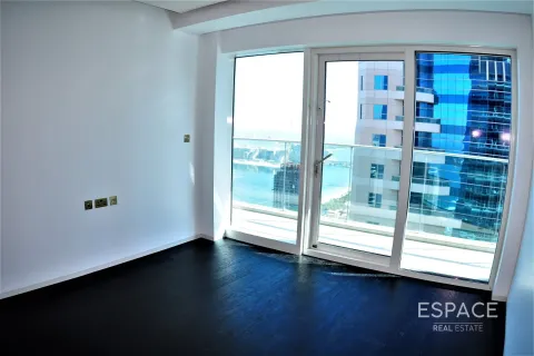 Apartment in DAMAC HEIGHTS in Dubai Marina, Dubai 2 bedrooms, 126 sq.m. № 71491 - photo 4