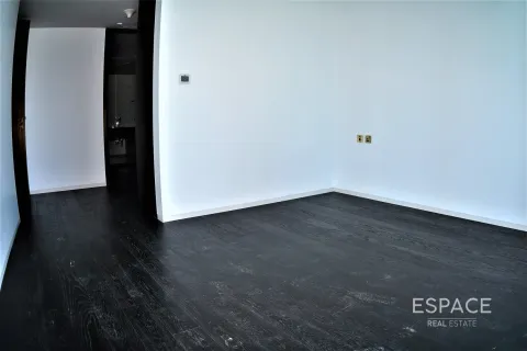 Apartment in DAMAC HEIGHTS in Dubai Marina, Dubai 2 bedrooms, 126 sq.m. № 71491 - photo 8