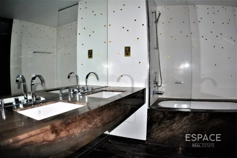 Apartment in DAMAC HEIGHTS in Dubai Marina, Dubai 2 bedrooms, 126 sq.m. № 71491 - photo 9