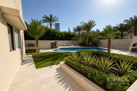 Villa in Meadows 1, Meadows, Dubai 5 bedrooms, 325 sq.m. № 122658 - photo 10