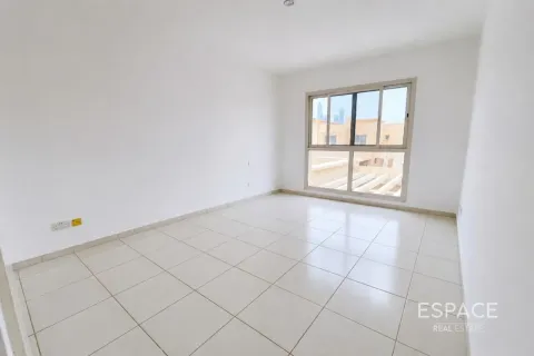Villa in The Lakes, Dubai 3 bedrooms, 233 sq.m. № 122662 - photo 8