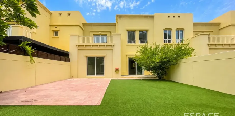 Villa in The Lakes, Dubai 3 bedrooms, 233 sq.m. № 122662