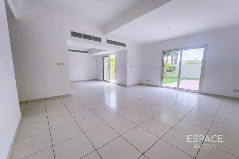 Villa in The Lakes, Dubai 3 bedrooms, 233 sq.m. № 122662 - photo 4