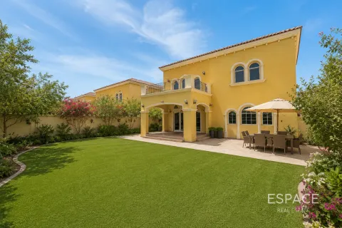 Villa en Jumeirah Park, Dubai, 3 dormitorios, 374 m², № 122665 - foto 2