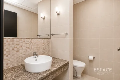 Villa en Jumeirah Park, Dubai, 3 dormitorios, 374 m², № 122665 - foto 7