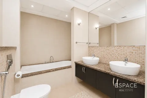 Villa en Jumeirah Park, Dubai, 3 dormitorios, 374 m², № 122665 - foto 14