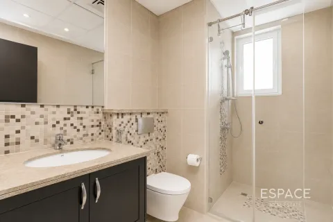 Villa en Jumeirah Park, Dubai, 3 dormitorios, 374 m², № 122665 - foto 11