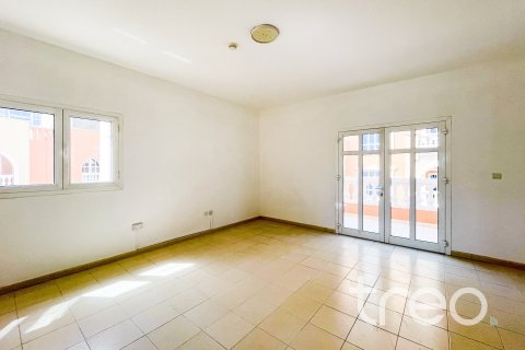 Villa in Jumeirah Village Circle, Dubai 3 bedrooms, 14.68 sq.m. № 120254 - photo 4
