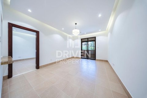 Apartment in Downtown Dubai (Downtown Burj Dubai), Dubai 2 bedrooms, 124.03 sq.m. № 127372 - photo 3