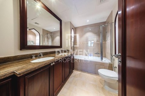 Apartment in Downtown Dubai (Downtown Burj Dubai), Dubai 2 bedrooms, 124.03 sq.m. № 127372 - photo 13