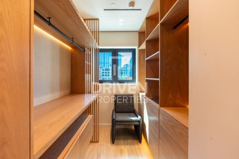 Apartment in Downtown Dubai (Downtown Burj Dubai), Dubai 2 bedrooms, 139.26 sq.m. № 127373 - photo 17