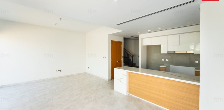 Таунхаус в Дубае, 4 спальни, 233.8м², № 124984