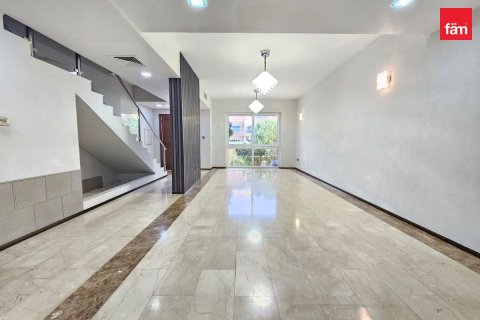 Villa en Dubai, 4 dormitorios, 160.9 m², № 124982