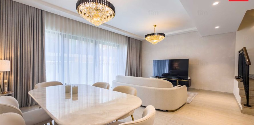 Townhouse in Dubai 4 bedrooms, 144 sq.m. № 124981