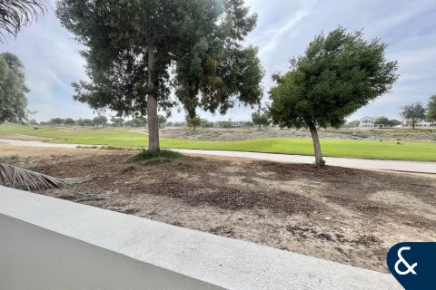 Снять в аренду виллу в Jumeirah Luxury, Джумейра Гольф Эстейтс, Дубай: 4 спальни, 178м², № 79062 - фото 3