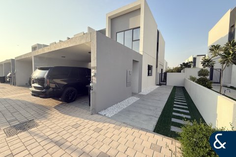 Снять в аренду виллу в Villanova, Dubai Land, Дубай: 4 спальни, 216м², № 79059 - фото 2