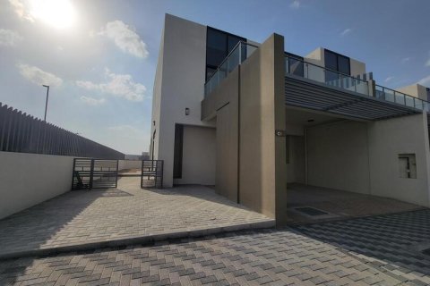 Villa in Al Barsha, Dubai 4 bedrooms, 553.78 sq.m. № 52670 - photo 25