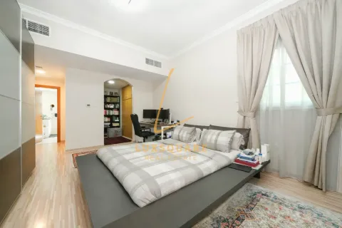 Apartment in Green Community, Dubai 3 bedrooms, 244 sq.m. № 69203 - photo 11