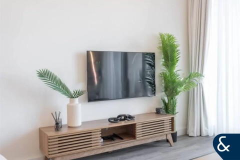 Apartment in The Views, Dubai 1 bedroom, 68 sq.m. № 91569 - photo 2