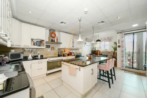 Apartment in Green Community, Dubai 3 bedrooms, 237 sq.m. № 69264 - photo 9