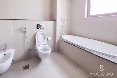 Villa in Al Furjan, Dubai 4 bedrooms, 600 sq.m. № 94573 - photo 11