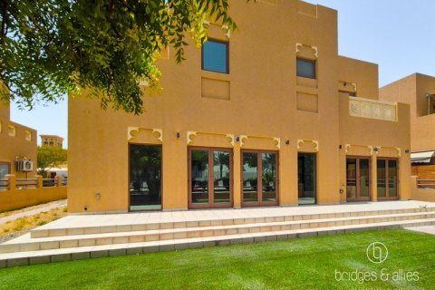 Villa in Al Furjan, Dubai 4 bedrooms, 600 sq.m. № 94573