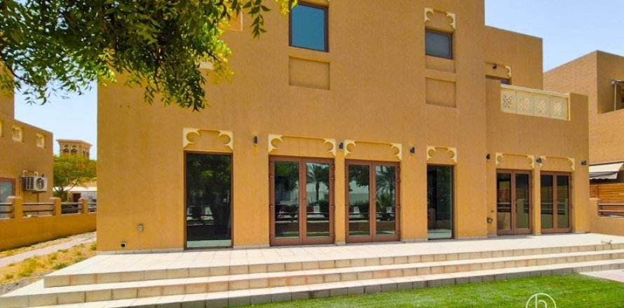 Villa in Al Furjan, Dubai 4 bedrooms, 600 sq.m. № 94573