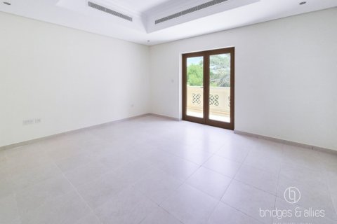 Villa in Al Furjan, Dubai 4 bedrooms, 600 sq.m. № 94573 - photo 13