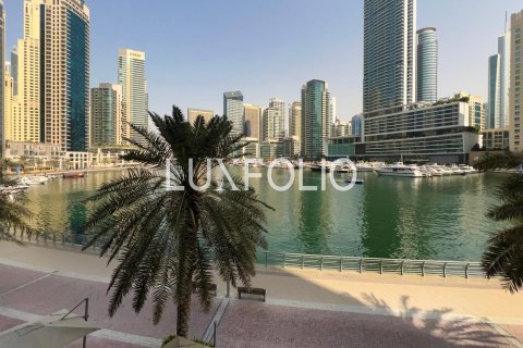 Apartment in Dubai Marina, Dubai 4 bedrooms, 367 sq.m. № 45343 - photo 1