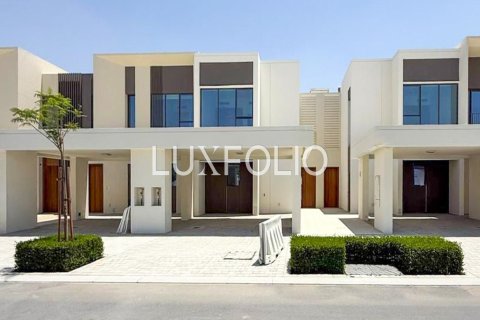Townhouse in The Valley, Dubai 3 bedrooms, 174 sq.m. № 45341 - photo 1