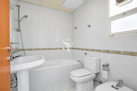 Villa à Umm Suqeim, Dubai, 4 chambres, 1375 m², № 113218 - photo 15