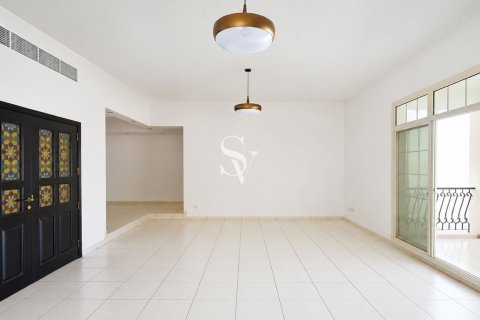Villa à Umm Suqeim, Dubai, 4 chambres, 1375 m², № 113218 - photo 3