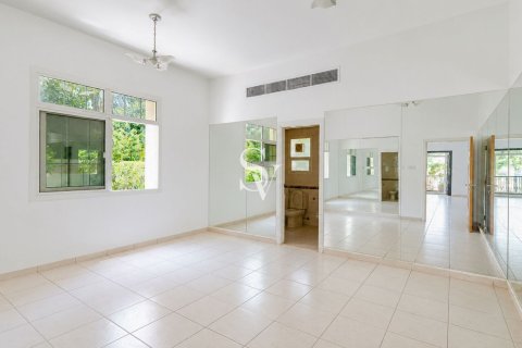 Villa à Umm Suqeim, Dubai, 4 chambres, 1375 m², № 113218 - photo 7