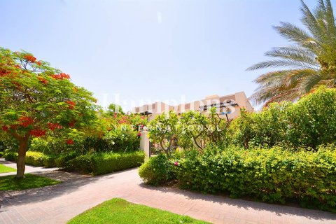 Villa à Emirates Hills, Dubai, 5 chambres, 727.80210200 m², № 63616 - photo 28
