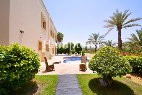 Villa à Emirates Hills, Dubai, 5 chambres, 727.80210200 m², № 63616 - photo 6