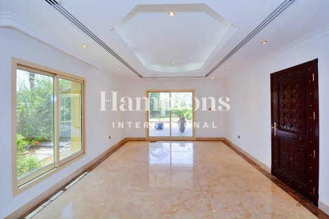 Villa à Emirates Hills, Dubai, 5 chambres, 727.80210200 m², № 63616 - photo 3