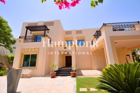 Villa à Emirates Hills, Dubai, 5 chambres, 727.80210200 m², № 63616 - photo 29