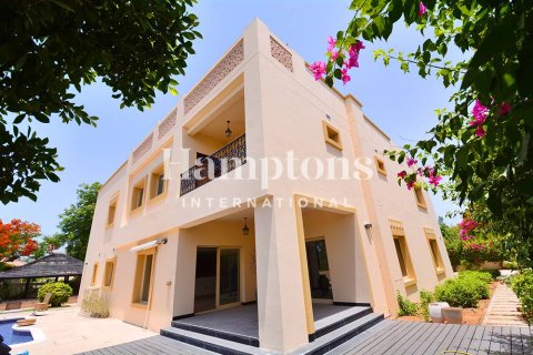 Villa à Emirates Hills, Dubai, 5 chambres, 727.80210200 m², № 63616 - photo 7
