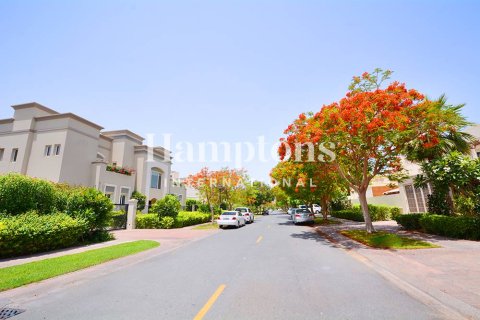 Villa à Emirates Hills, Dubai, 5 chambres, 727.80210200 m², № 63616 - photo 4
