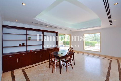 Villa à Emirates Hills, Dubai, 5 chambres, 727.80210200 m², № 63616 - photo 23