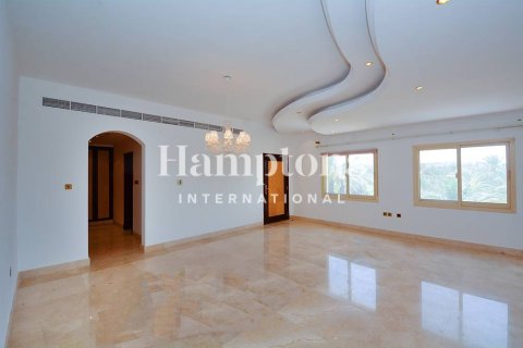Villa à Emirates Hills, Dubai, 5 chambres, 727.80210200 m², № 63616 - photo 17