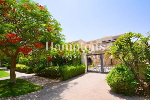 Villa à Emirates Hills, Dubai, 5 chambres, 727.80210200 m², № 63616 - photo 27