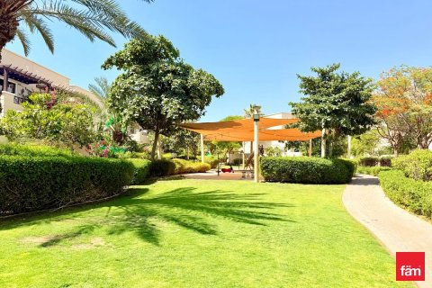 Adosado en Dubai, 4 dormitorios, 309.4 m², № 110801