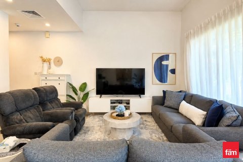 Снять в аренду таунхаус в Дубае: 3 спальни, 180.2м², № 110803 - фото 17