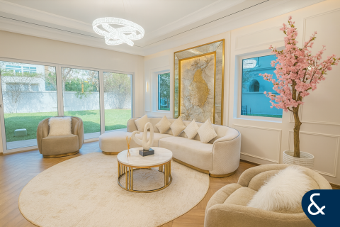 Купить виллу в Jumeirah Village Triangle, Дубай: 2 спальни, 658м², № 78998 - фото 4