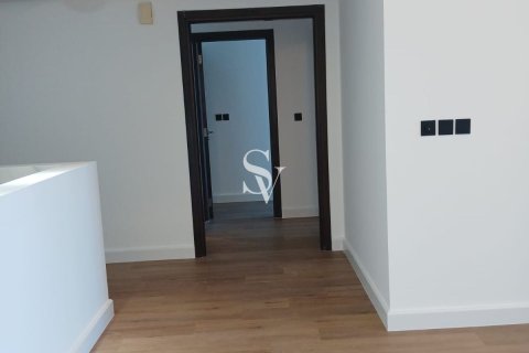 Снять в аренду квартиру в Churchill Towers, Бизнес-Бэй, Дубай: 2 спальни, 118м², № 115590 - фото 7