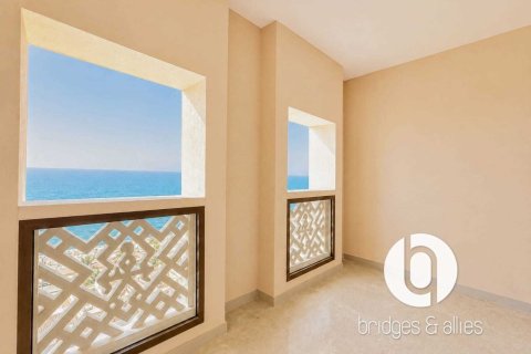 Appartement à Palm Jumeirah, Dubai, 2 chambres, 176 m², № 137431 - photo 17