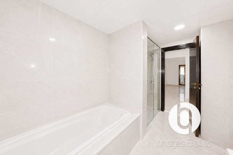 Appartement à Palm Jumeirah, Dubai, 2 chambres, 176 m², № 137431 - photo 23