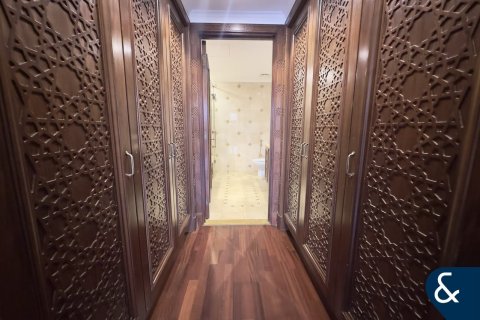 Снять в аренду квартиру в Old Town, Дубай: 2 спальни, 130м², № 91528 - фото 22